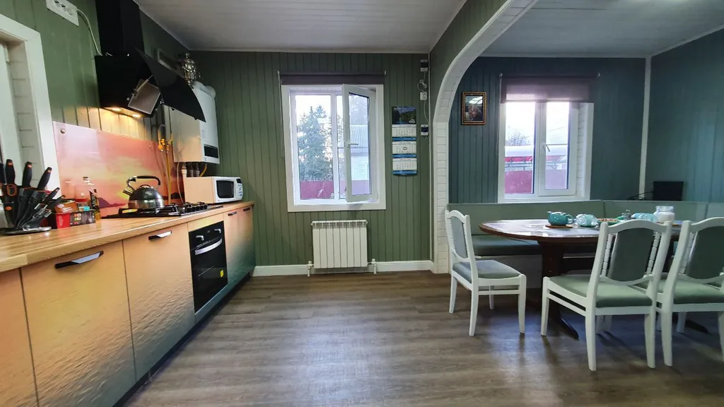 Жёлтая комната в коттедже