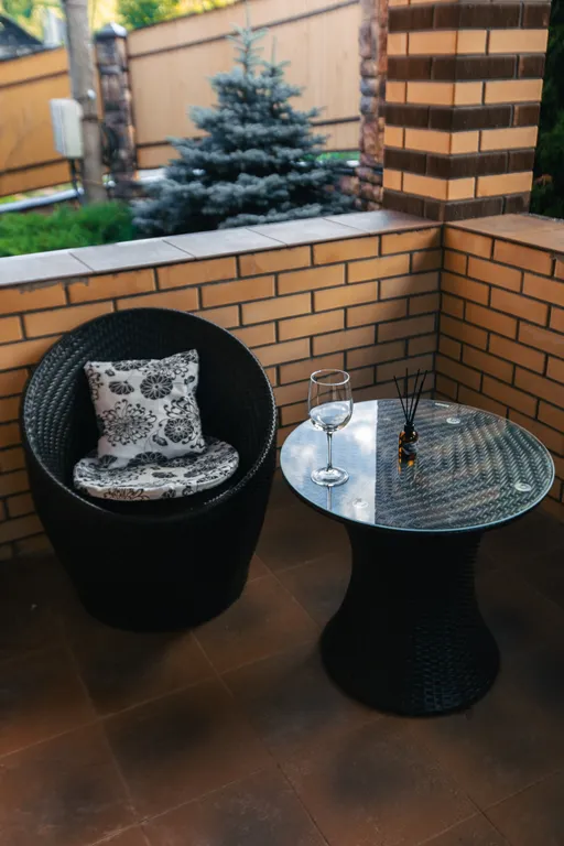 Современный дом в тихом месте