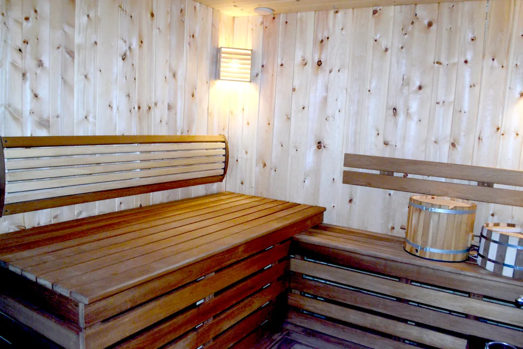 Частный дом на берегу реки Волги