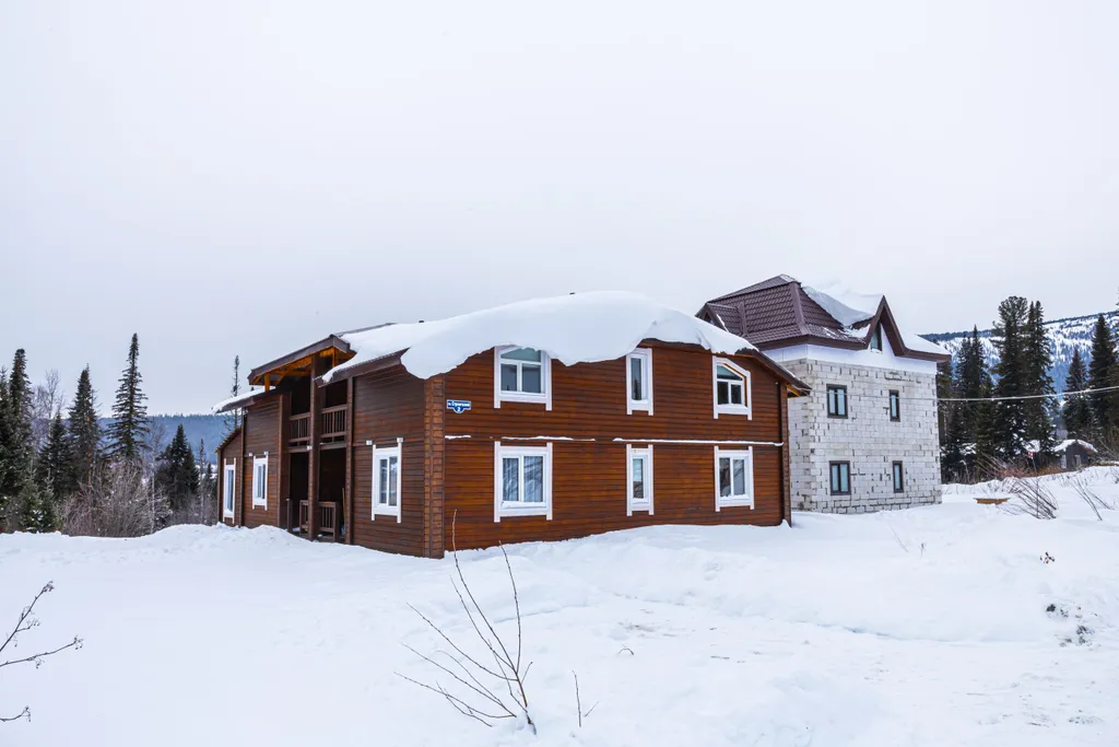 Уютный и просторный коттедж в стиле Шале