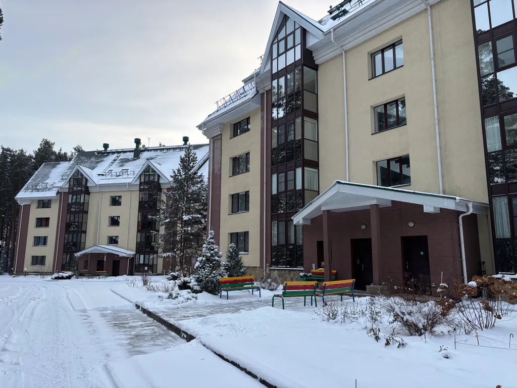 Двухкомнатная квартира на берегу озера Большой Еланчик