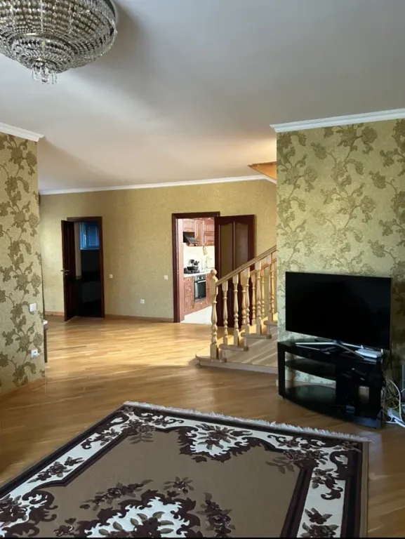 Просторный дом в районе центра