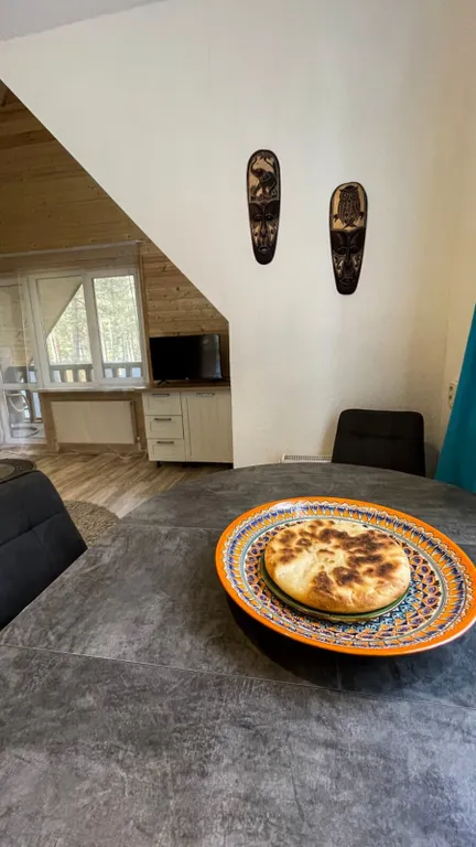 Двухэтажный дом в самом центре Софийской поляны