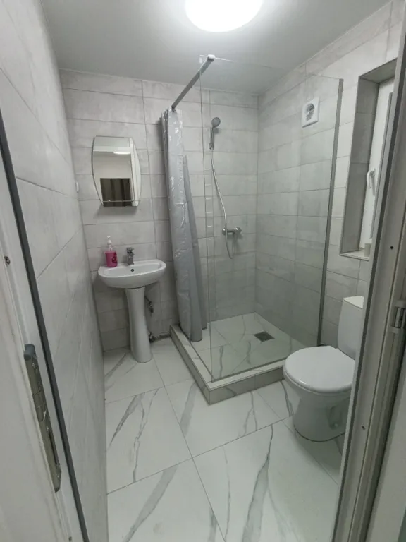 Квартира с тенистым мини двориком