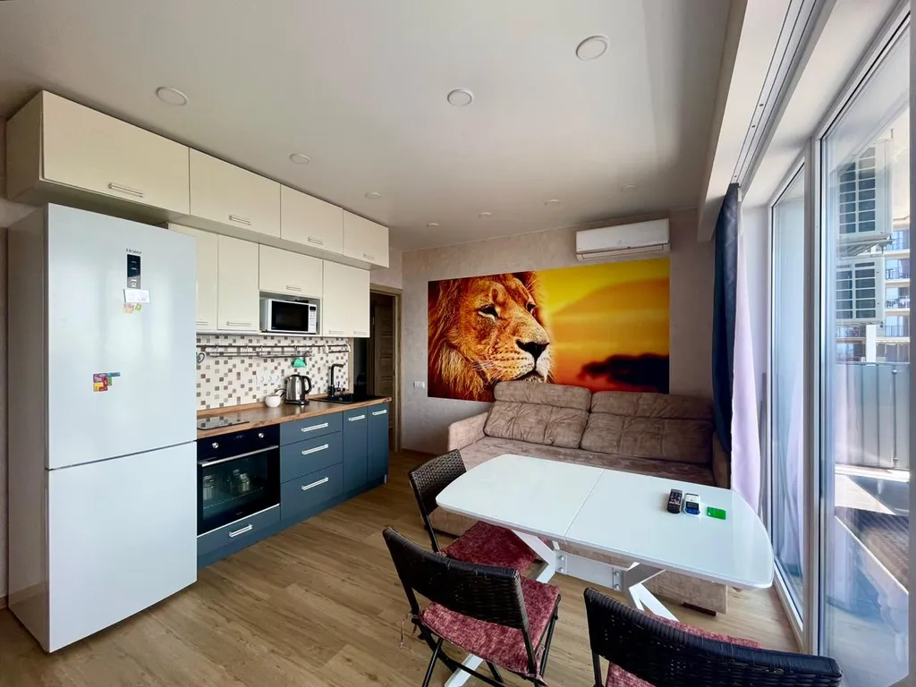 Двухкомнатная квартира с видом на море