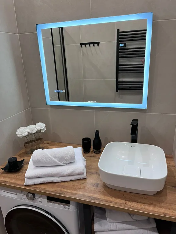 Центр города, квартира на набережной у Рыбной деревни