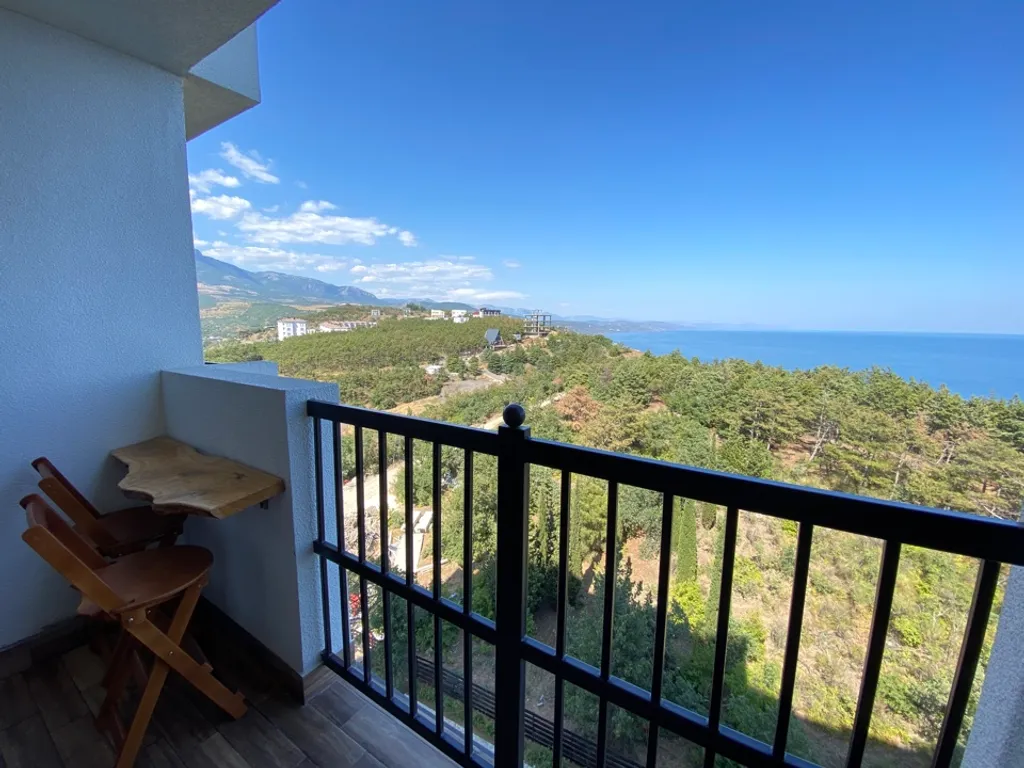 Апарт с видом на море и горы с подогреваемым бассейном и барбекю зоной