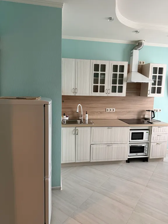 Шикарная двухкомнатная квартира с кузней- гостиной с видом на лес