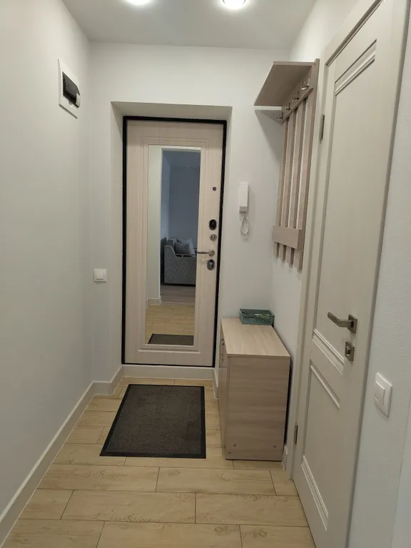 Свeтлая совремeнная квартирa в центpе гоpoдa