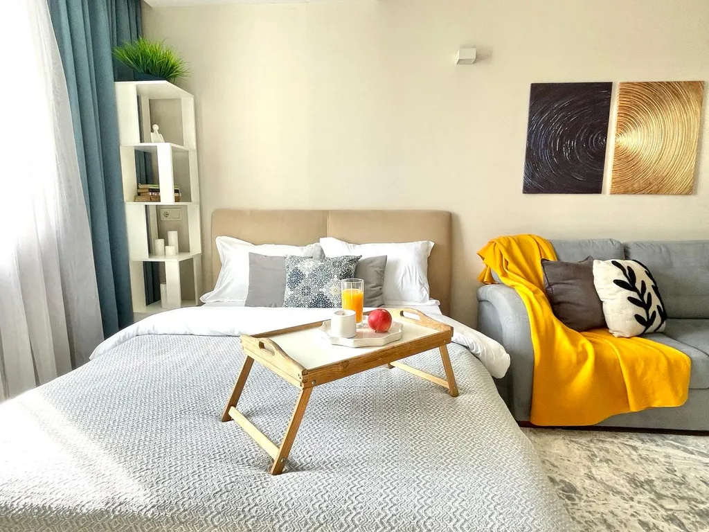 Студия День и Ночь с видом на горы