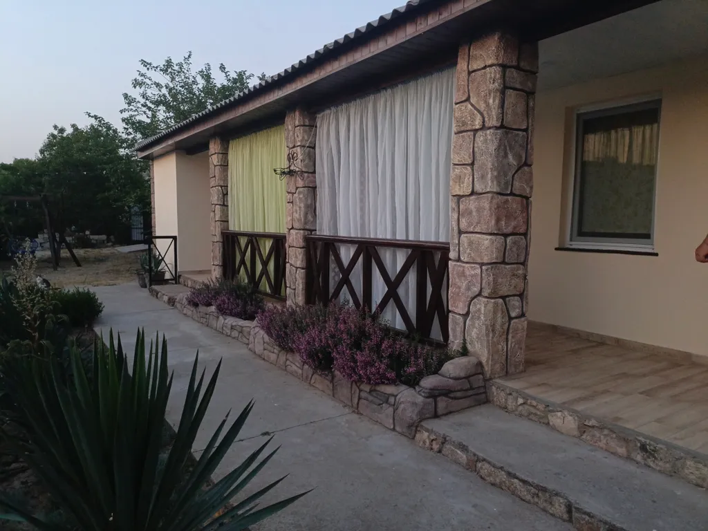 Квартира Номер с кухней и террасой, трёхместный — аренда посуточно в Оленевка