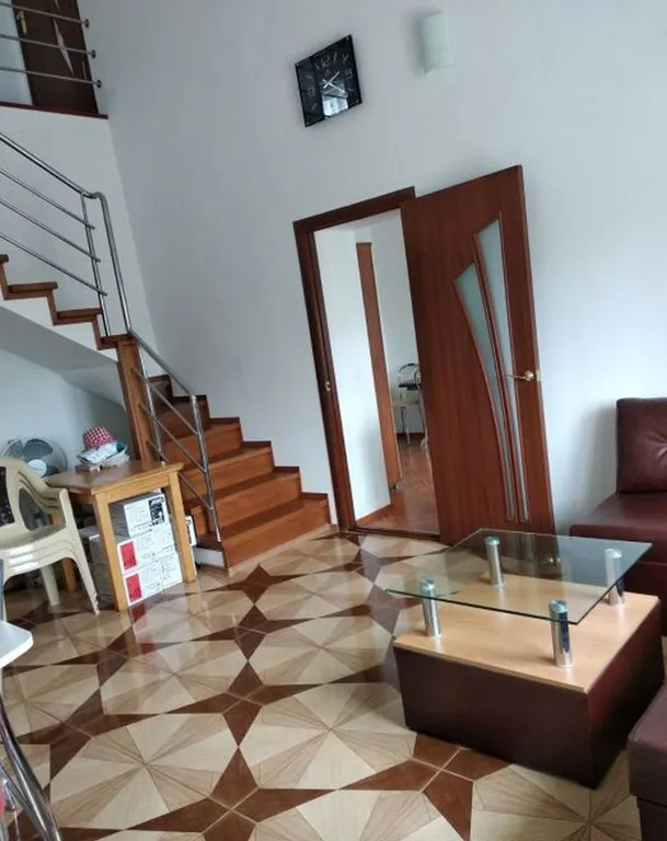 8-комнатный Дом