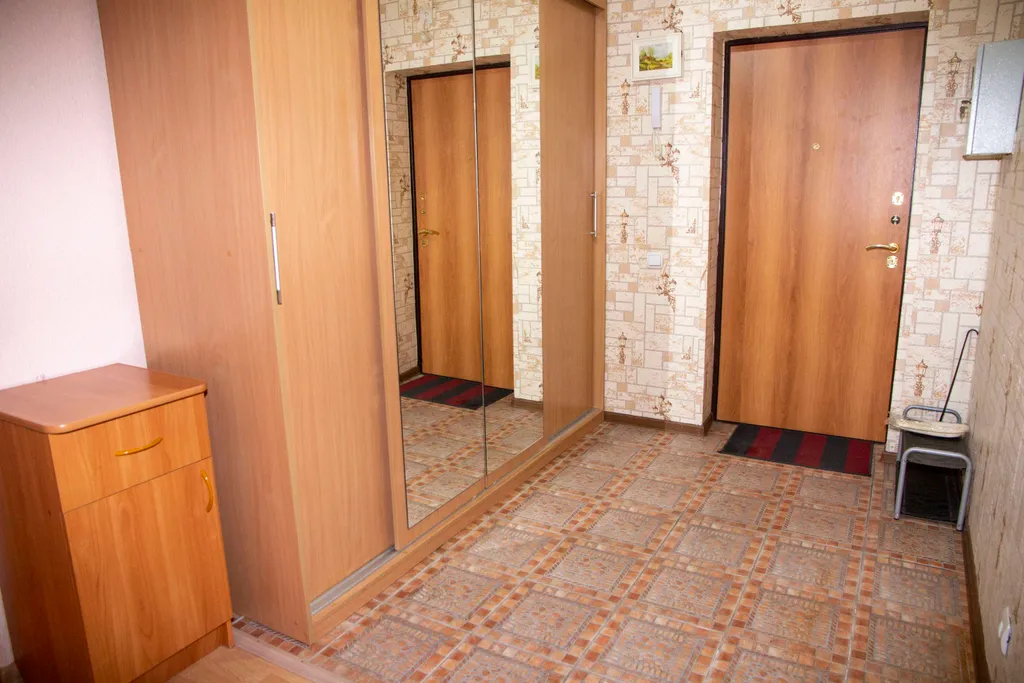 Большая трёхкомнатная квартира в новом доме у пруда