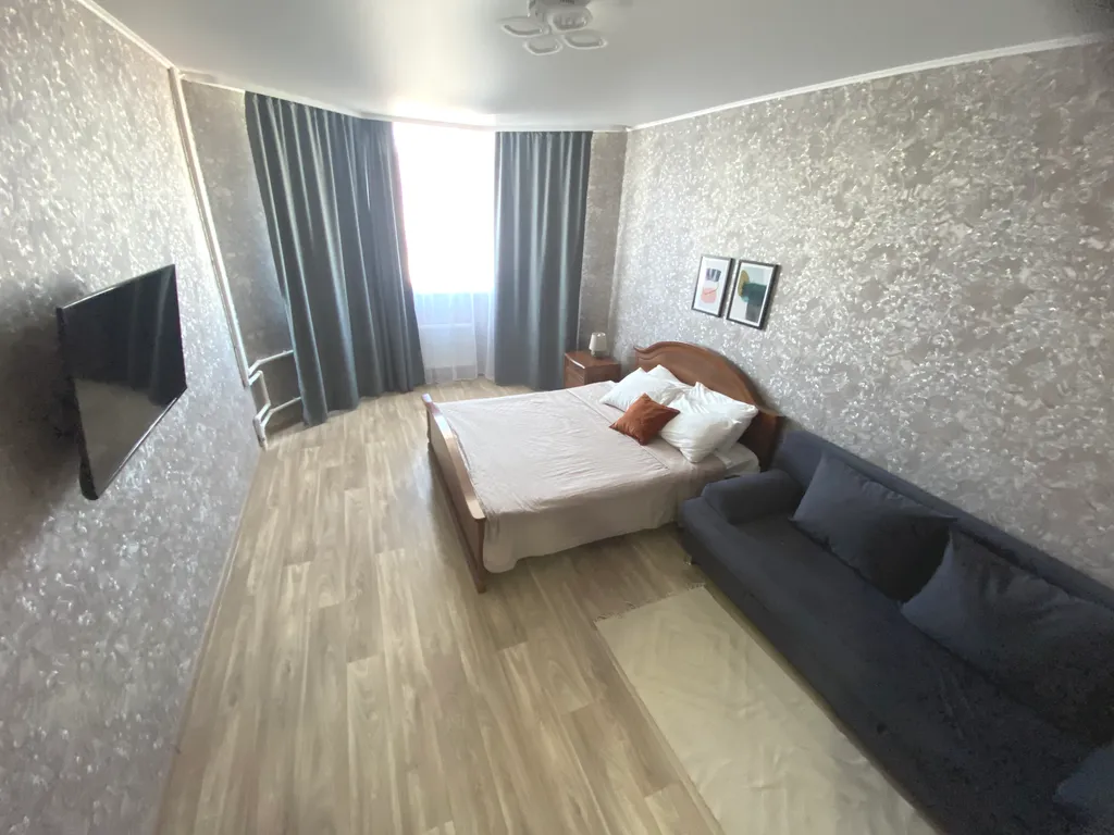 Большая 1-комнатная квартира на пересечении Терешковой и Победы