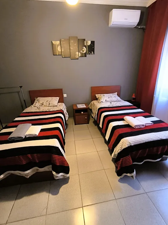 Номер с двориком и двумя кроватями