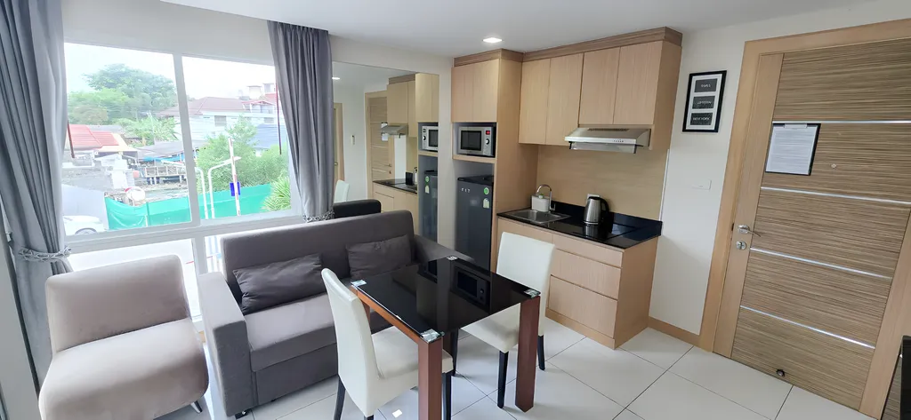 Угловая, уютная квартира с одной спальней и большим балконом