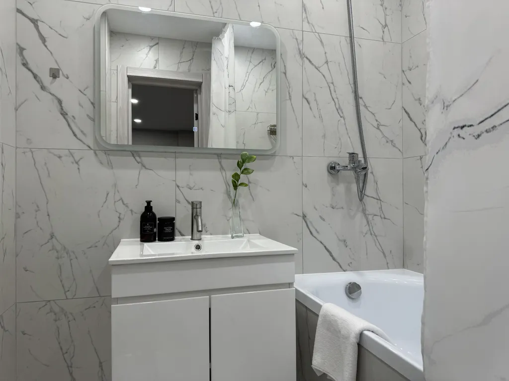 Двухкомнатная квартира с кондиционером рядом ГосЦирк и парк им.Гафури