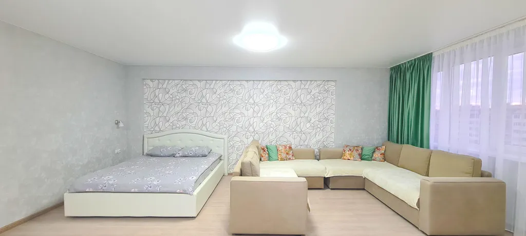 Просторная студия в центре