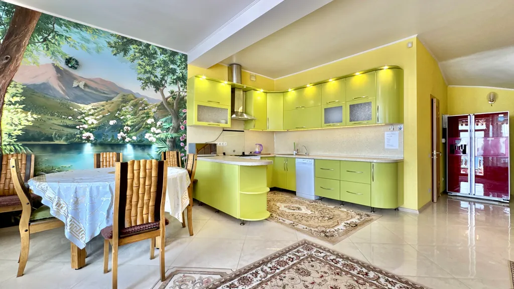 Дом с бассейном в Аутке