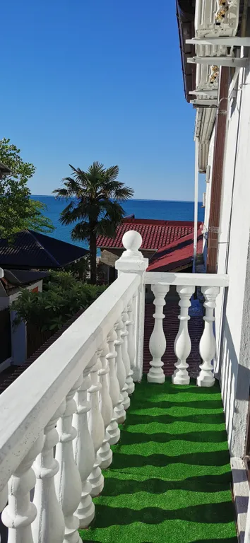 Коттедж Апартаменты на берегу моря для семейного отдыха — аренда посуточно в Гудаута