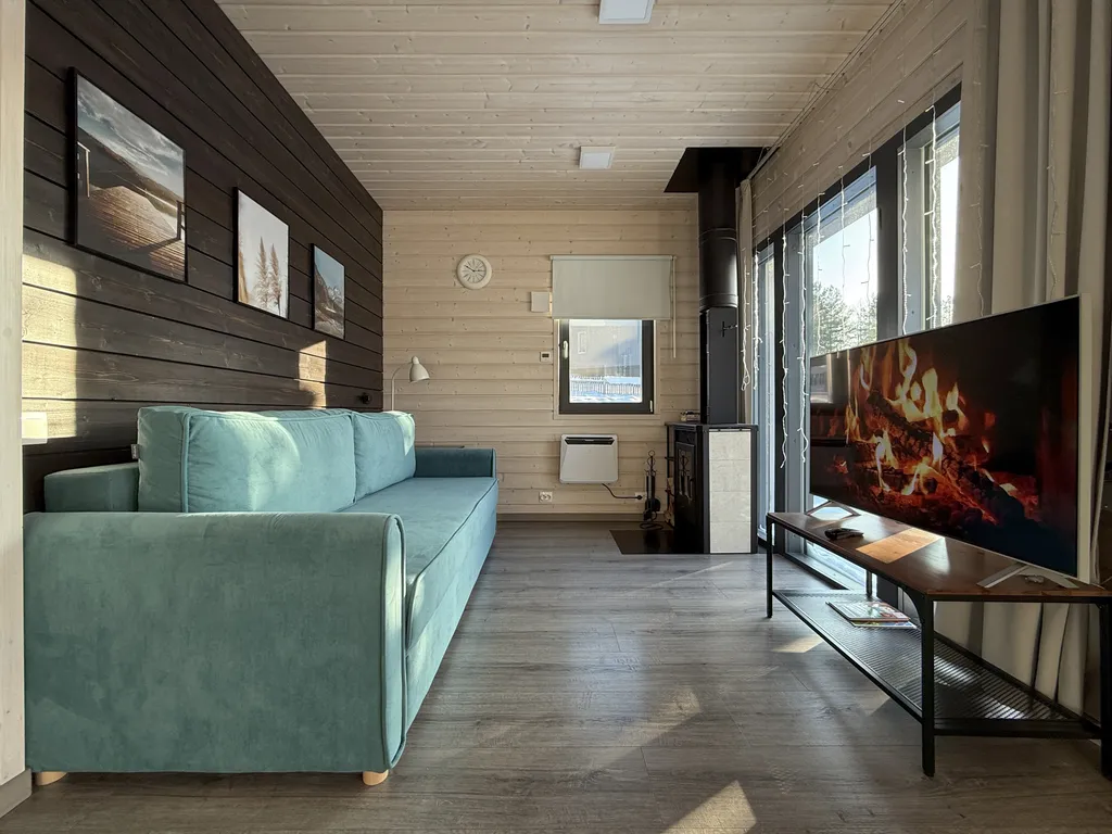 Коттедж Уютный домик на берегу озера — Стеклянный