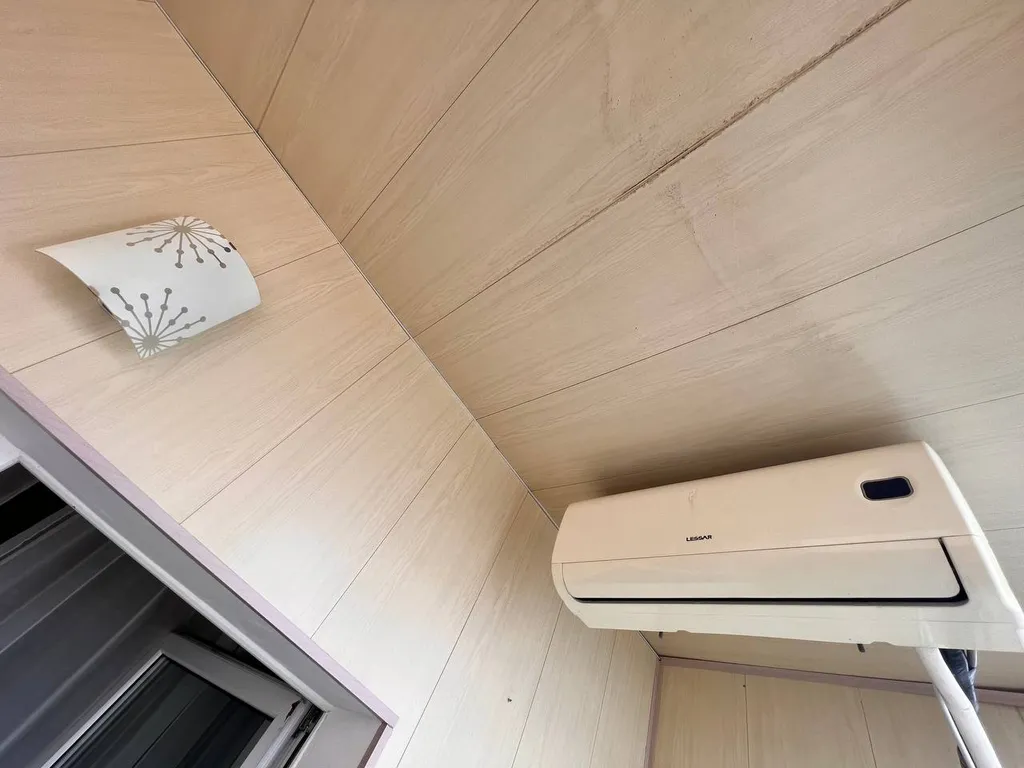 Квартира Уютная светлая студия, центр, ТЦ Вояж, парковка, кафе, аквапарк источник — Тюмень