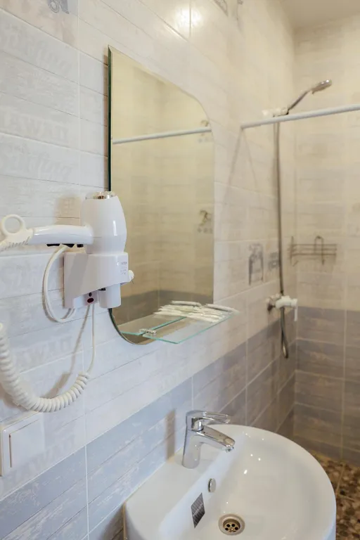 Семейный номер с двуспальной кроватью и раскладным диваном