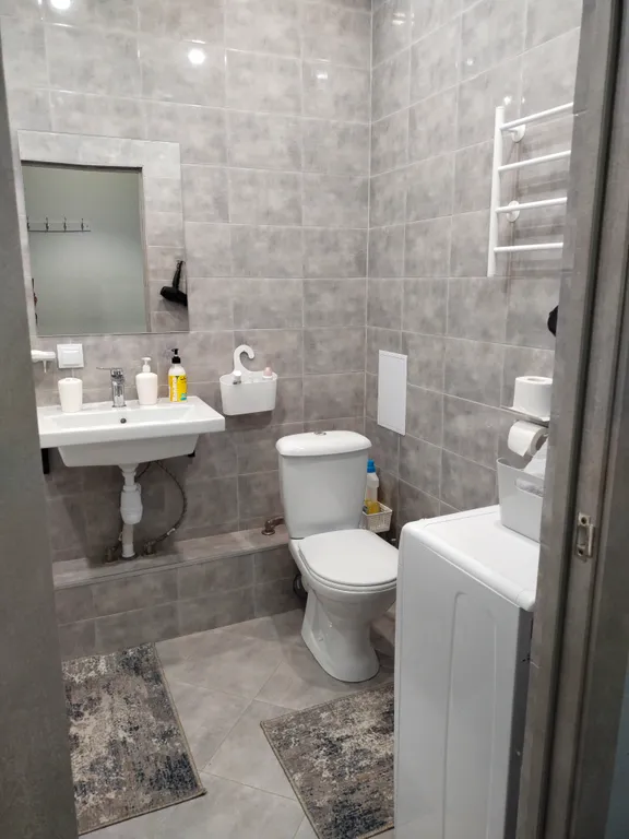 Студия с видом на поля и оранжевый закат