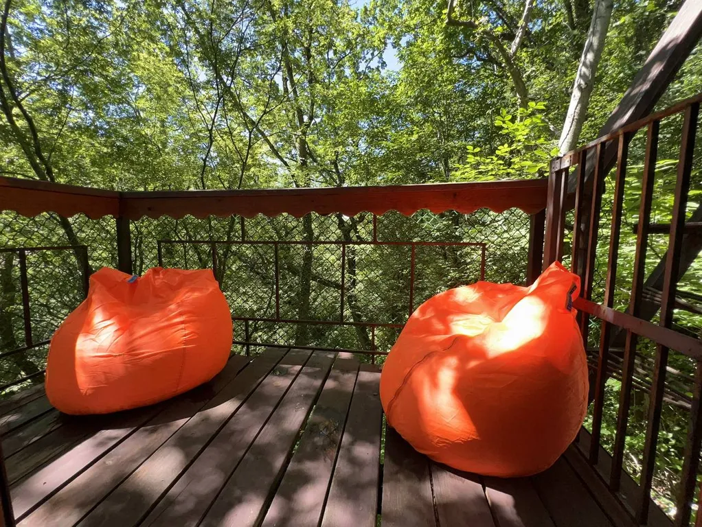 Вилла парящая над лесом