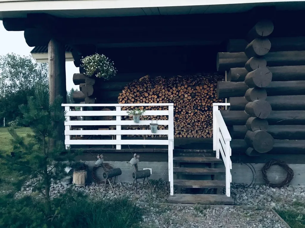 Уютный семейный дом у озера