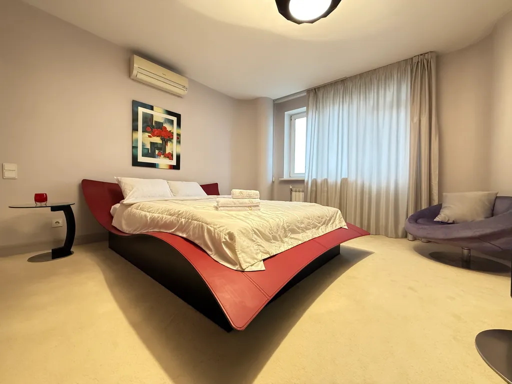 Апартаменты 5-комнатные в центре города