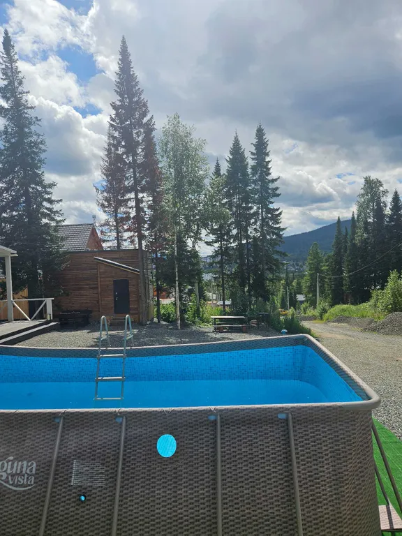 Коттедж Дом в живописнейшем месте в окружении кедровых и пихтовых деревьев — Шерегеш