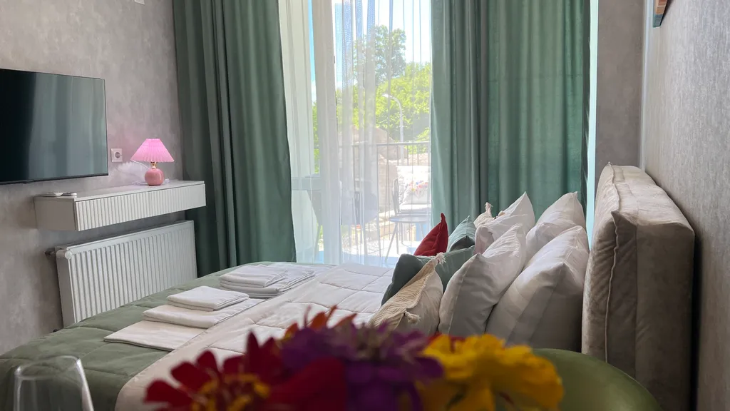 Квартира Студия с мини-балконом и видом на горы — аренда посуточно в Агой