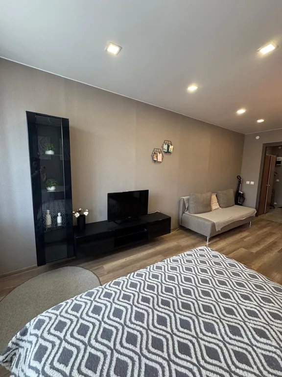 Просторная студия близко к центру