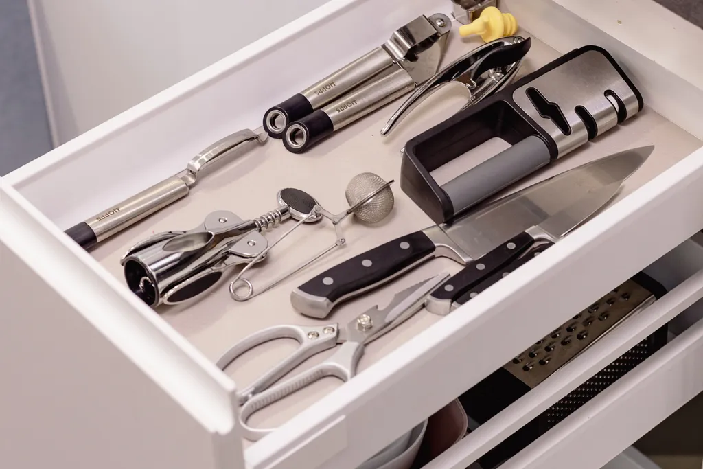 Дизайнерская квартира Облако с качелью на балконе и с видом на сосны