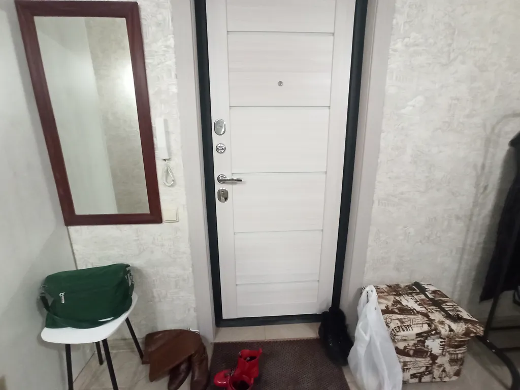 Квартира 2-комнатная квартира на Взлетке, рядом Автовокзал, Краевая больница, Глазной центр — Красноярск