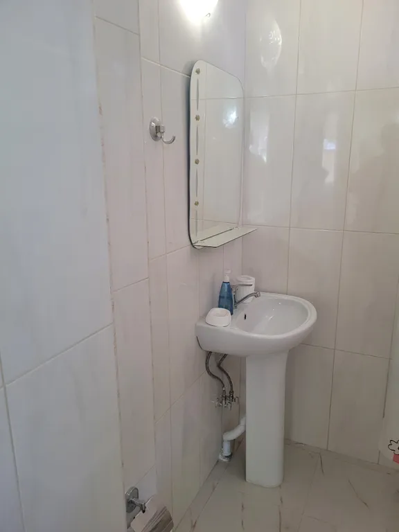 Уютная студия на улице счастливых людей в центре города