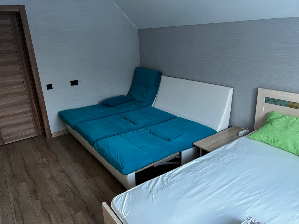 Дом возле горячих источников