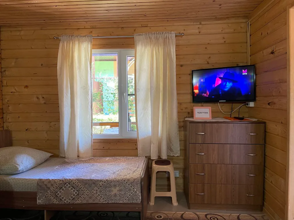 Квартира Квартира Уютный номер с мини кухней в деревянном доме недалеко от моря — Анапа