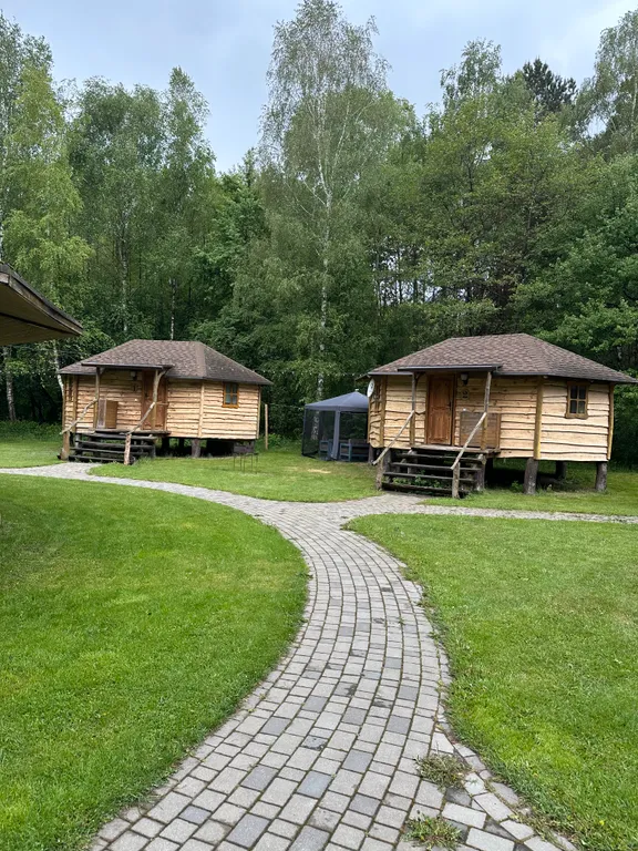 Уютные бунгало на лесной опушке