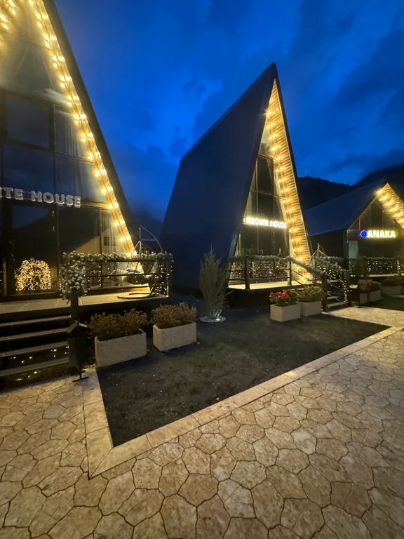 Афрейм White house три этажа с панорамным видом на горы