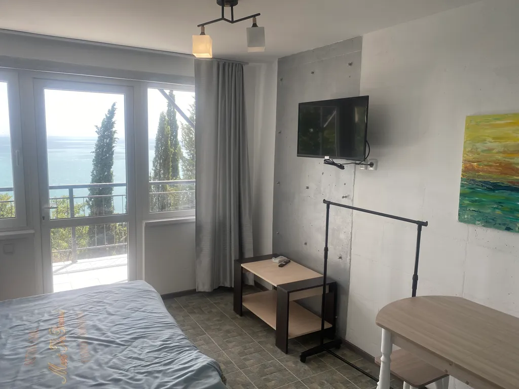 Квартира Номер с видом на море и Воронцовский дворец — аренда посуточно в Алупка