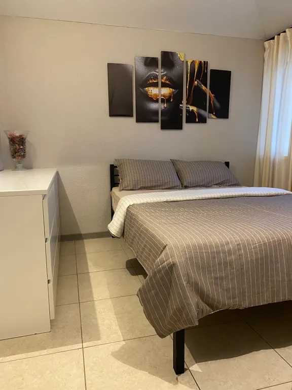 Дом с бассейном, баней и видом на море