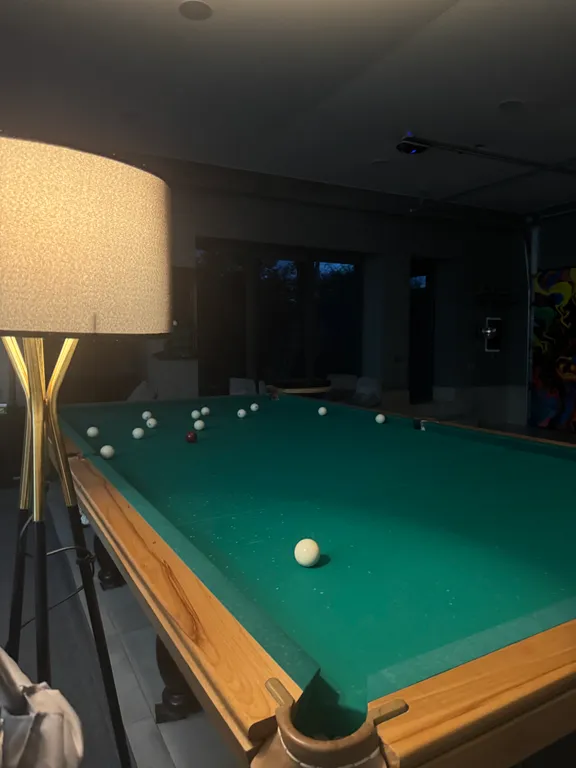 Новый дом с подогреваемым бассейном и сауной