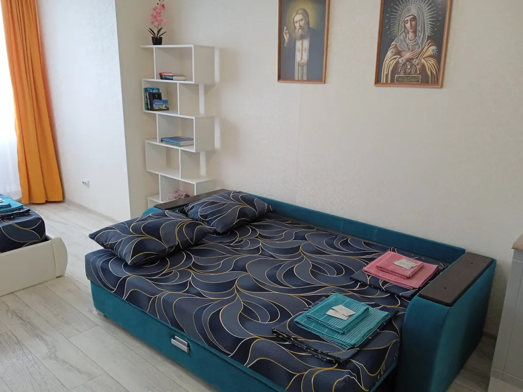 Просторная студия рядом с монастырем в новом доме