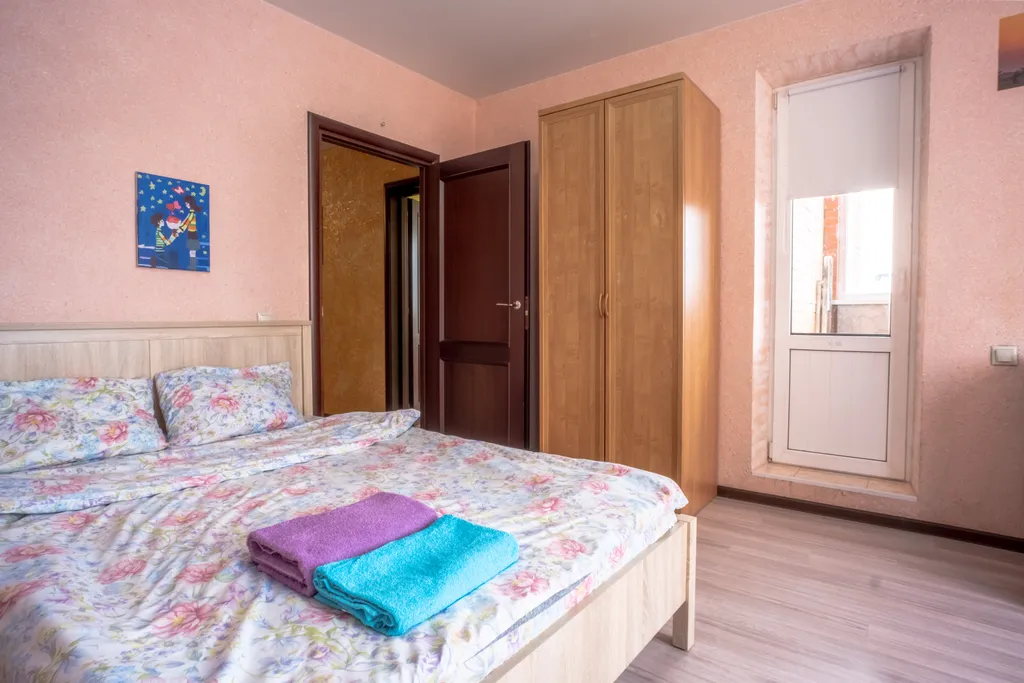 Апартаменты большие двухкомнатные в отличном районе