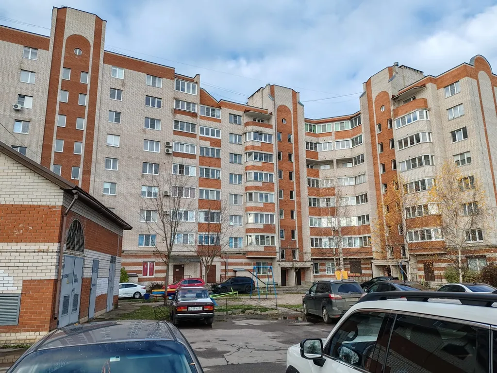 Квартира Большая и уютная квартира недалёко от центра с Кондиционером — Великий Новгород