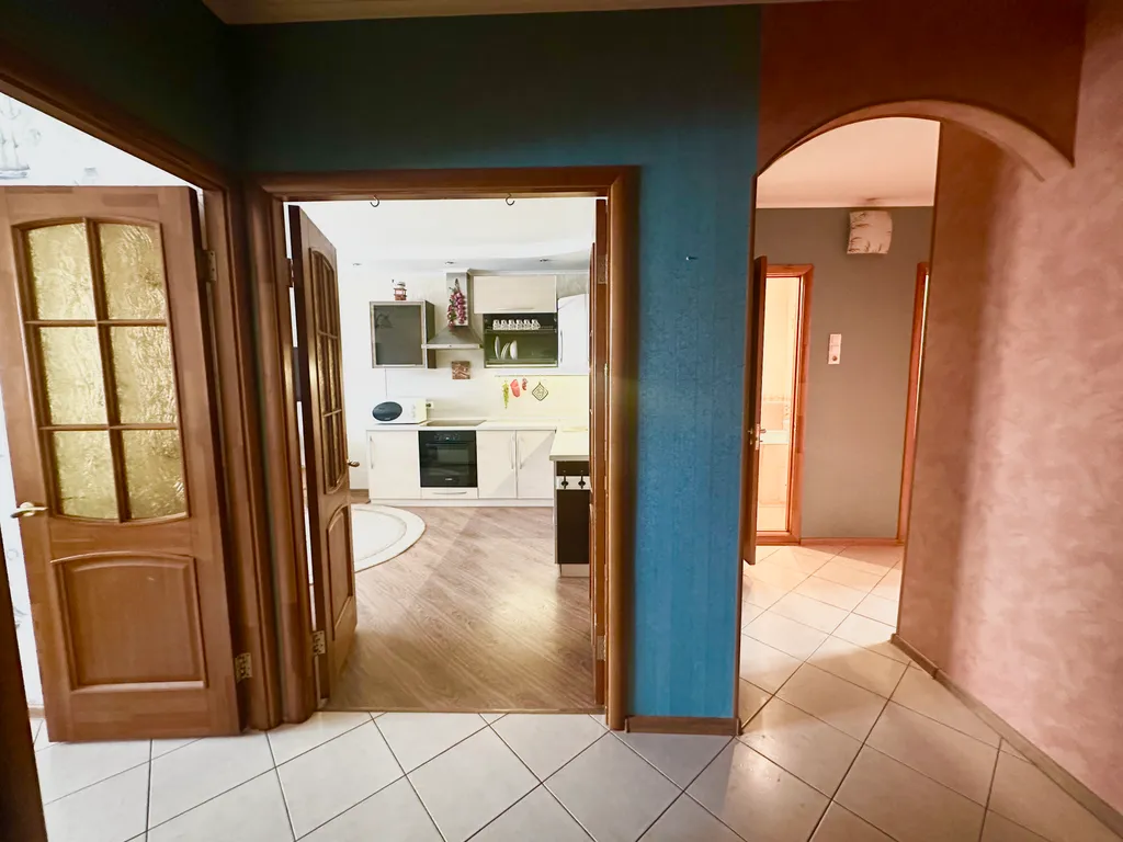 Светлая, уютная 2-комнатная квартира с отдельной детской комнатой