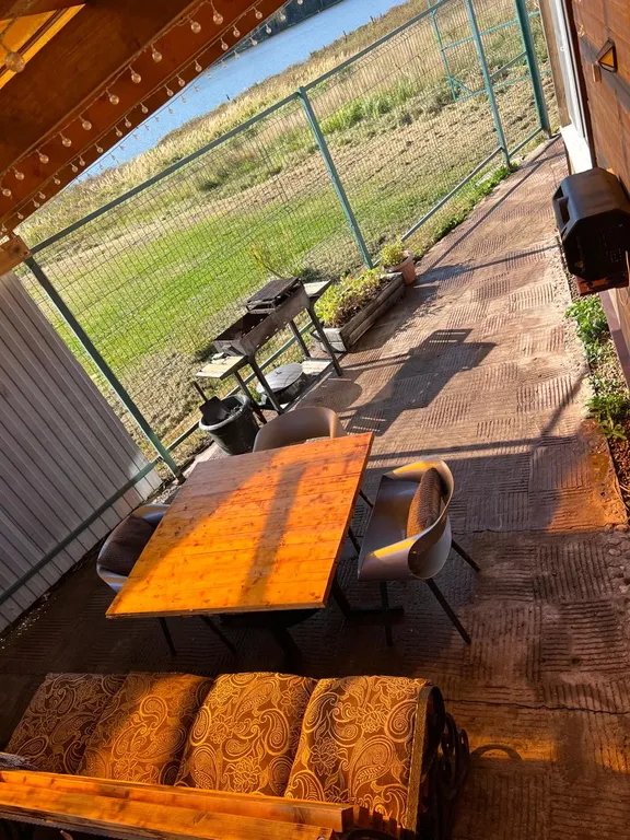 Дом с баней на берегу озера