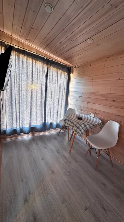 Уютный домик в древних липах